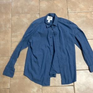 ST. John’s Bay long sleeve button up cotton shirt